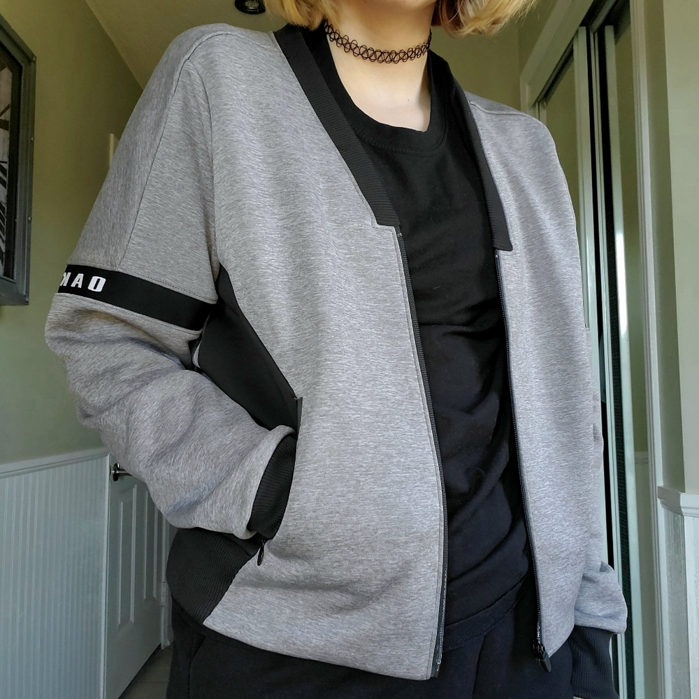 NWOT Oakley Lightweight Athletic Bomber Jacket